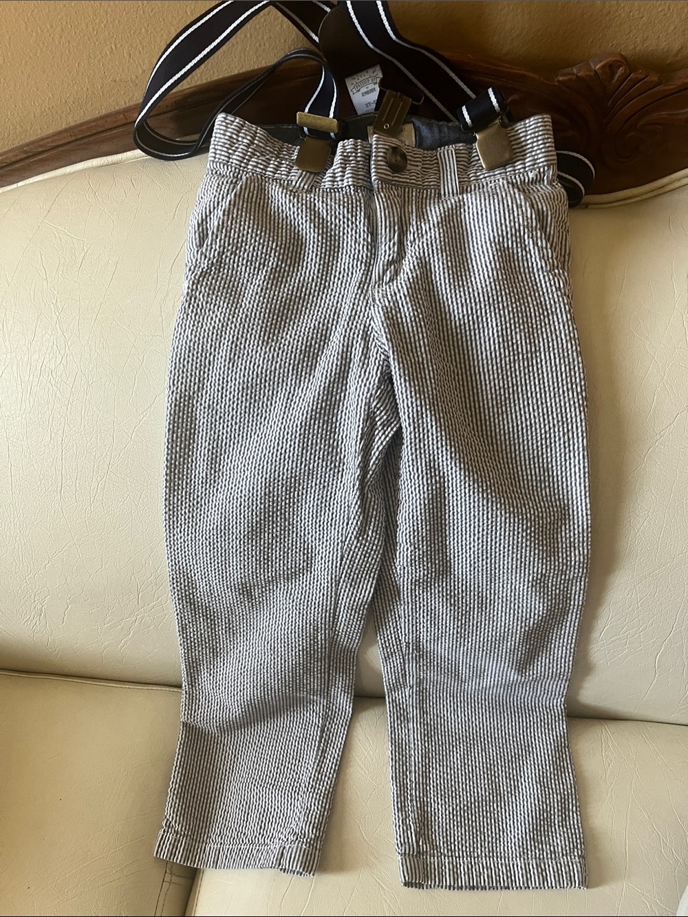 Gymboree seersucker 100% cotton size 5t with suspenders size 2T – 5T.